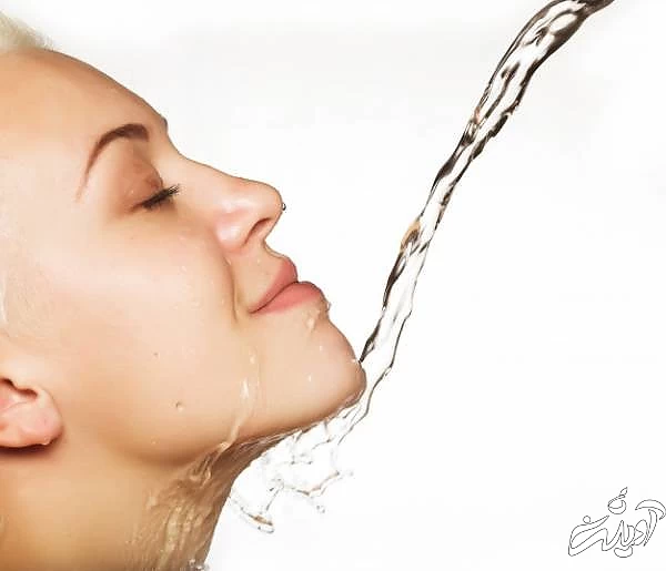 شستن صورت برای زیرسازی آرایش شستشوی صورت